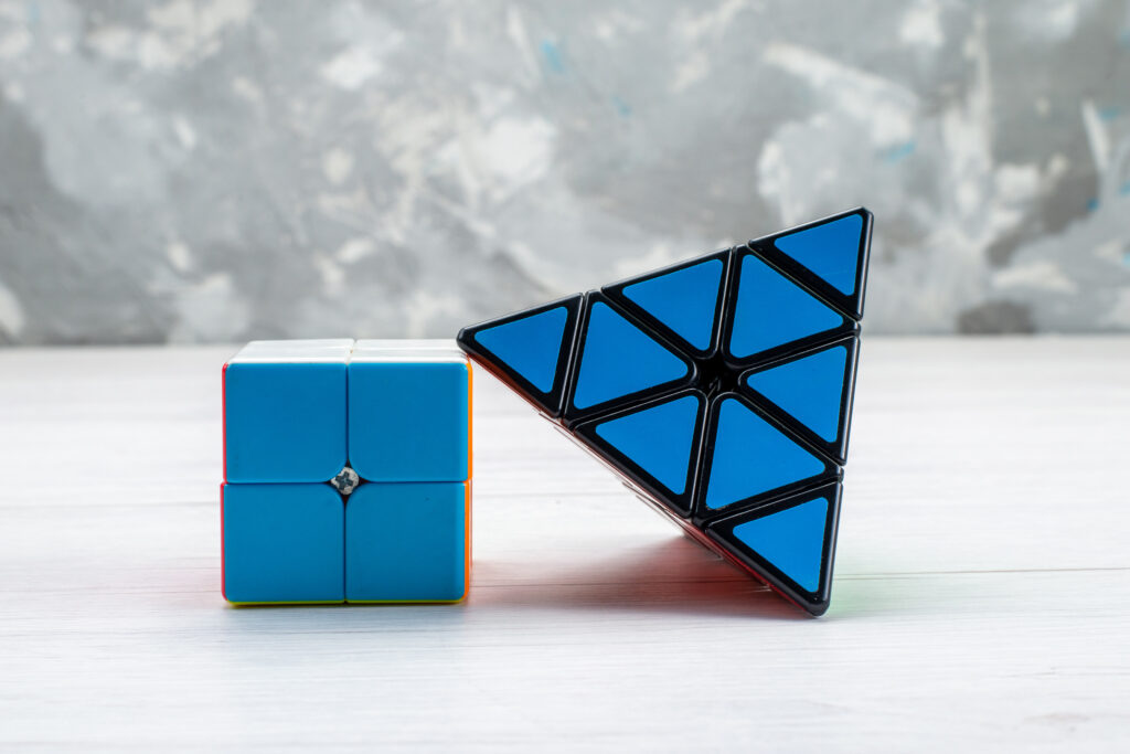 Rubic's cube picturising Polygon